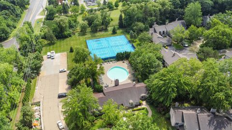 A home in Bloomfield Twp