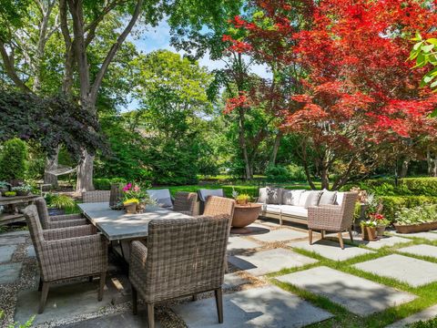 A home in Bloomfield Twp