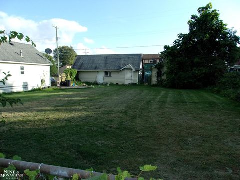 A home in Marine City