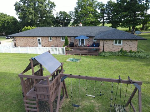 A home in Paw Paw Twp