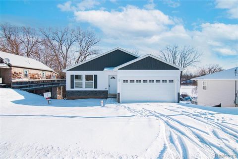 A home in Fenton Twp