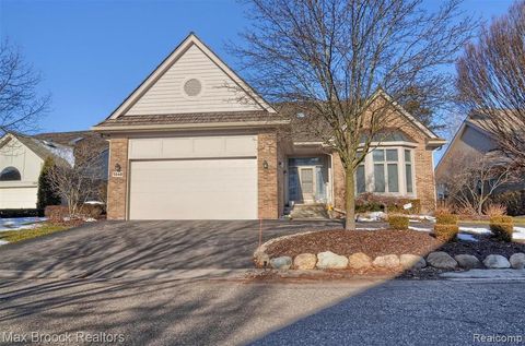 A home in West Bloomfield Twp