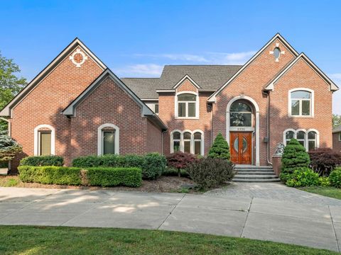 A home in Bloomfield Twp