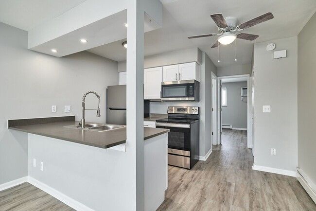 1024 NORTH Road C8