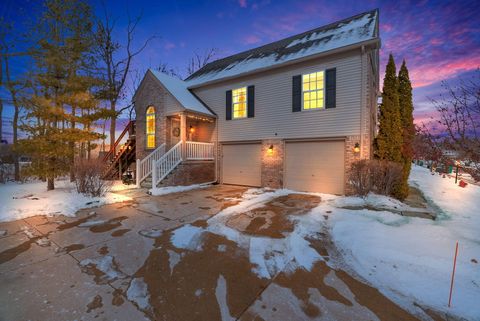 A home in VanBurenCharterTownship_Wayne