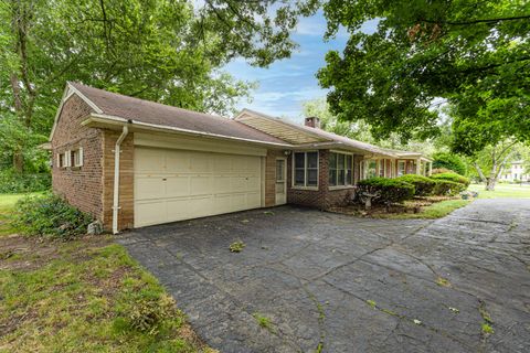 A home in Bloomfield Twp