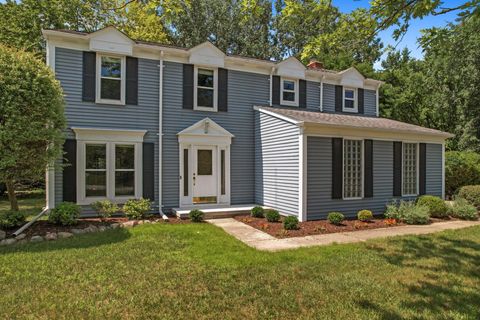 Photo of 1217 Barneswood Lane, Rochester Hills, MI 48306 (MLS # 20230057613)