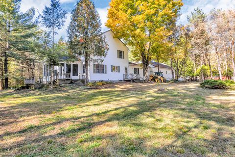 A home in Alaiedon Twp