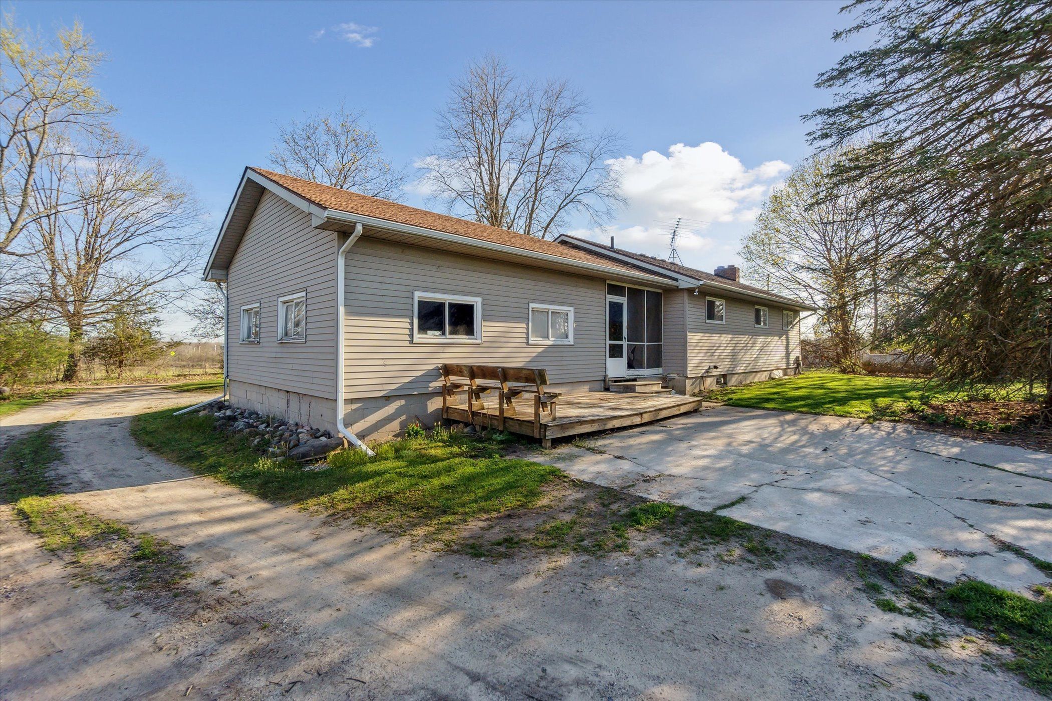 7285 WHITMORE LAKE Road