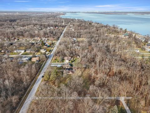 A home in Grosse Ile Twp