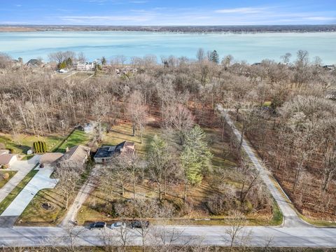 A home in Grosse Ile Twp