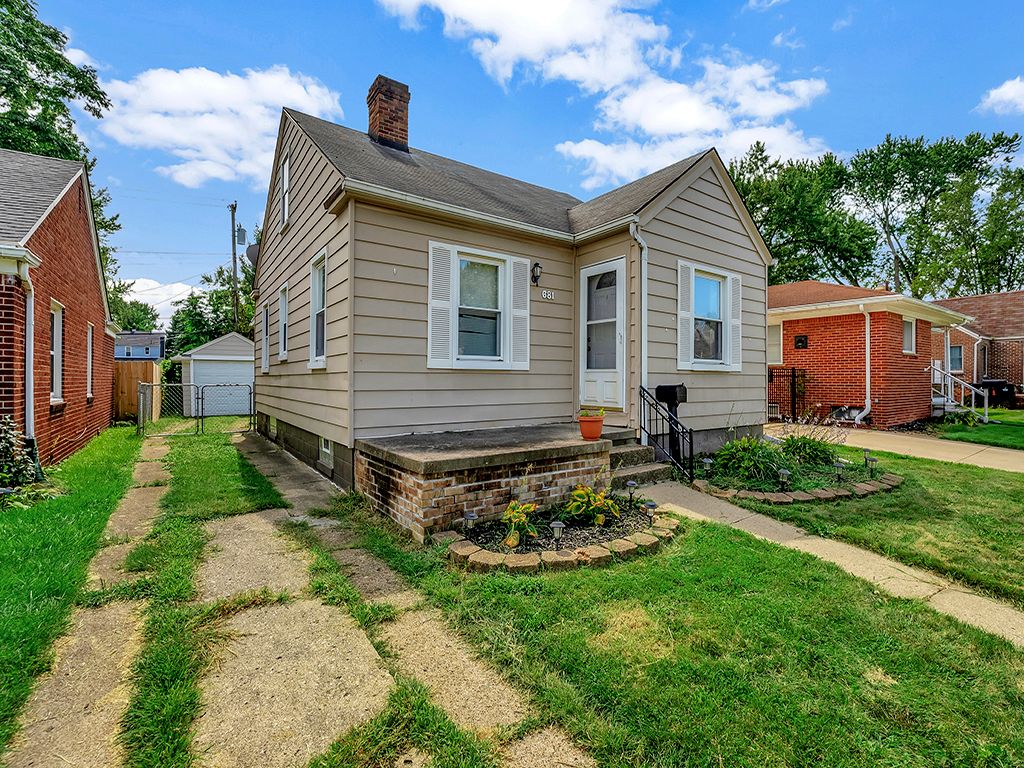 View Wyandotte, MI 48192 house