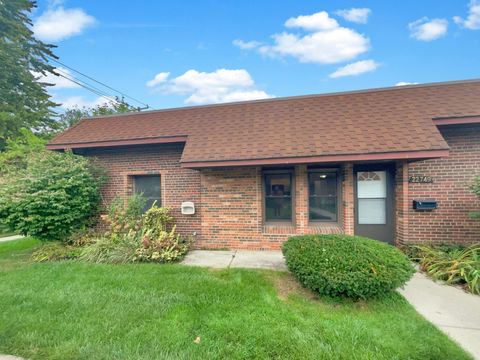 22749 GARFIELD Street St Clair Shores City MI 48082