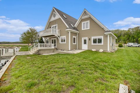 A home in Pentwater Twp