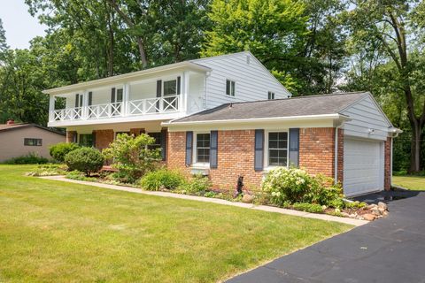 A home in Bloomfield Twp