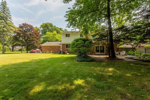 A home in Bloomfield Twp