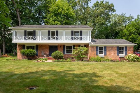 A home in Bloomfield Twp