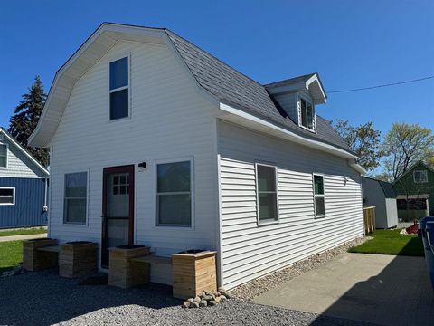 A home in Roscommon Twp