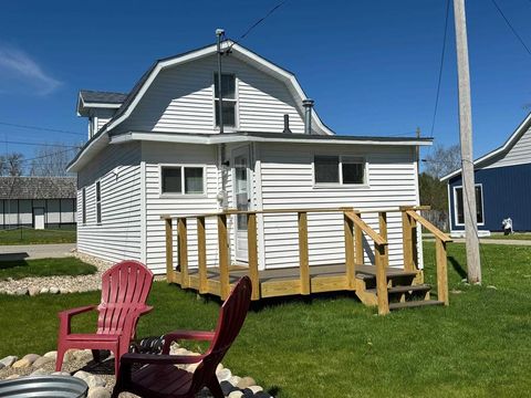 A home in Roscommon Twp