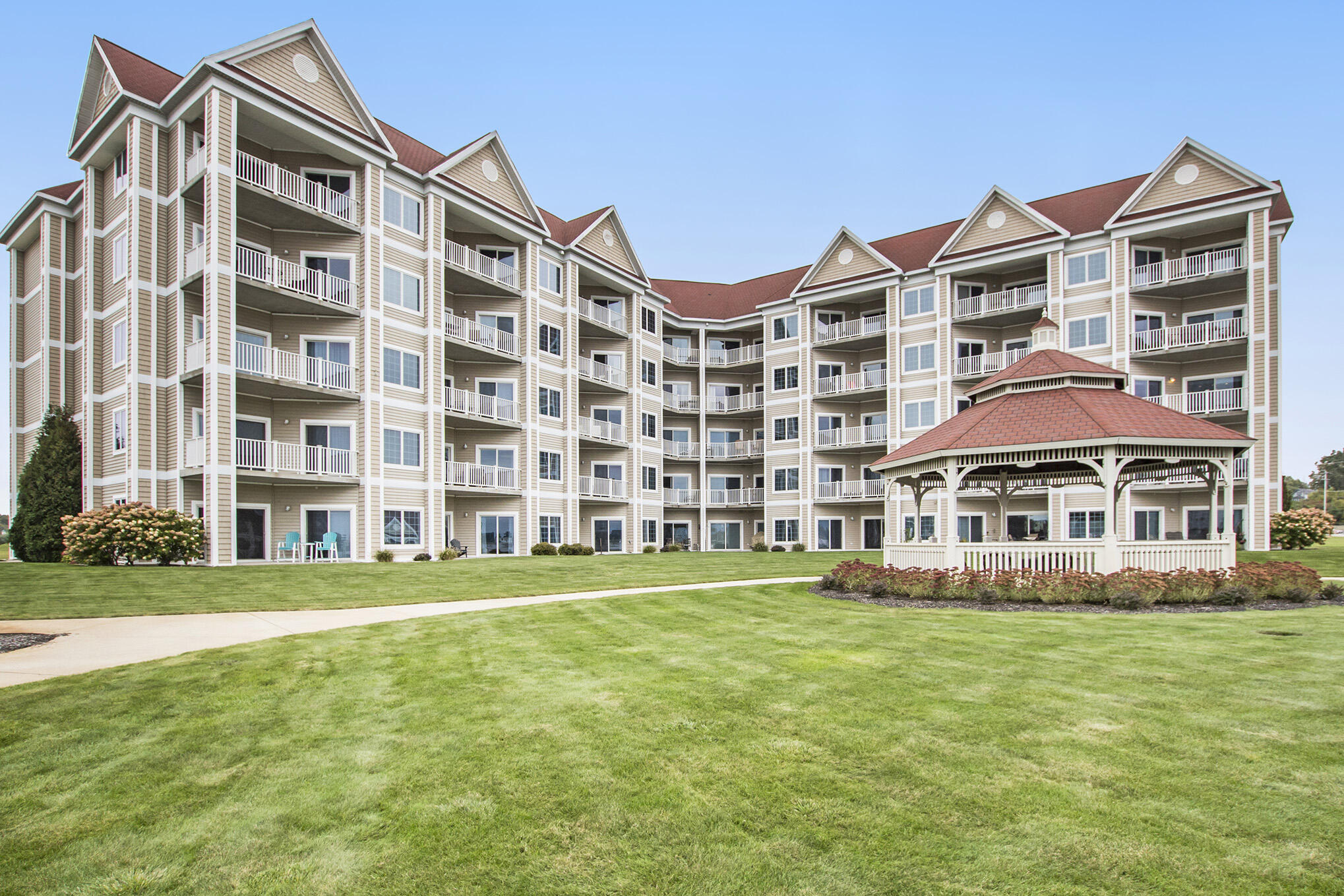 View Ludington, MI 49431 condo