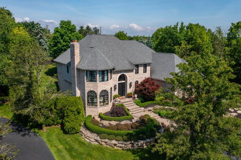 A home in Bloomfield Twp