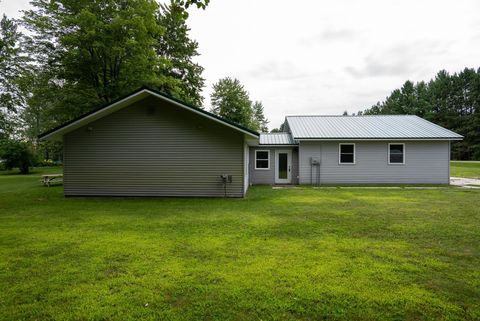 A home in Excelsior Twp