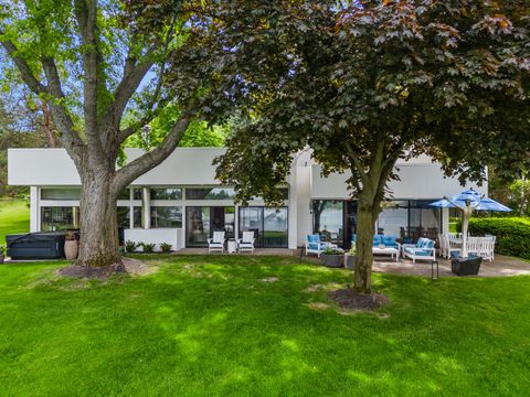 A home in West Bloomfield Twp