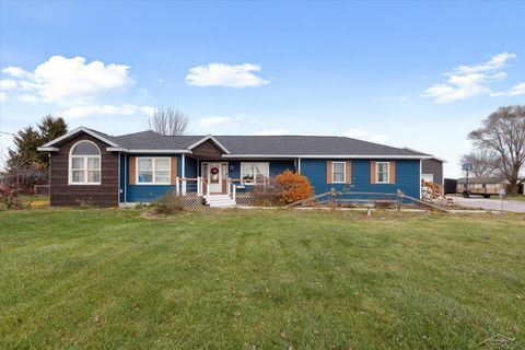 A home in Kawkawlin Twp