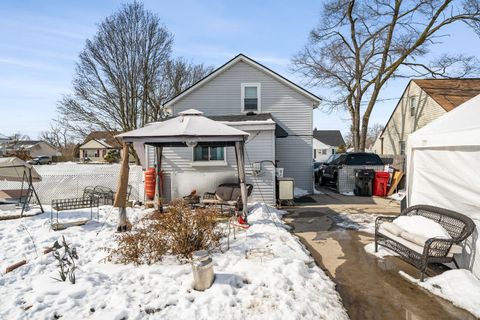 A home in RosevilleCity_Macomb
