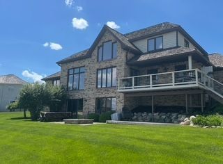 60 CHATEAUX DU LAC