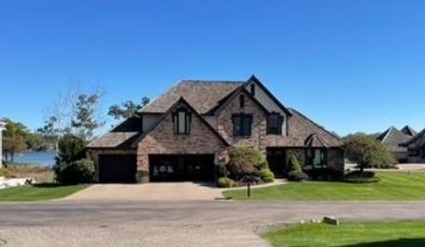 60 CHATEAUX DU LAC Fenton Charter Township MI 48430