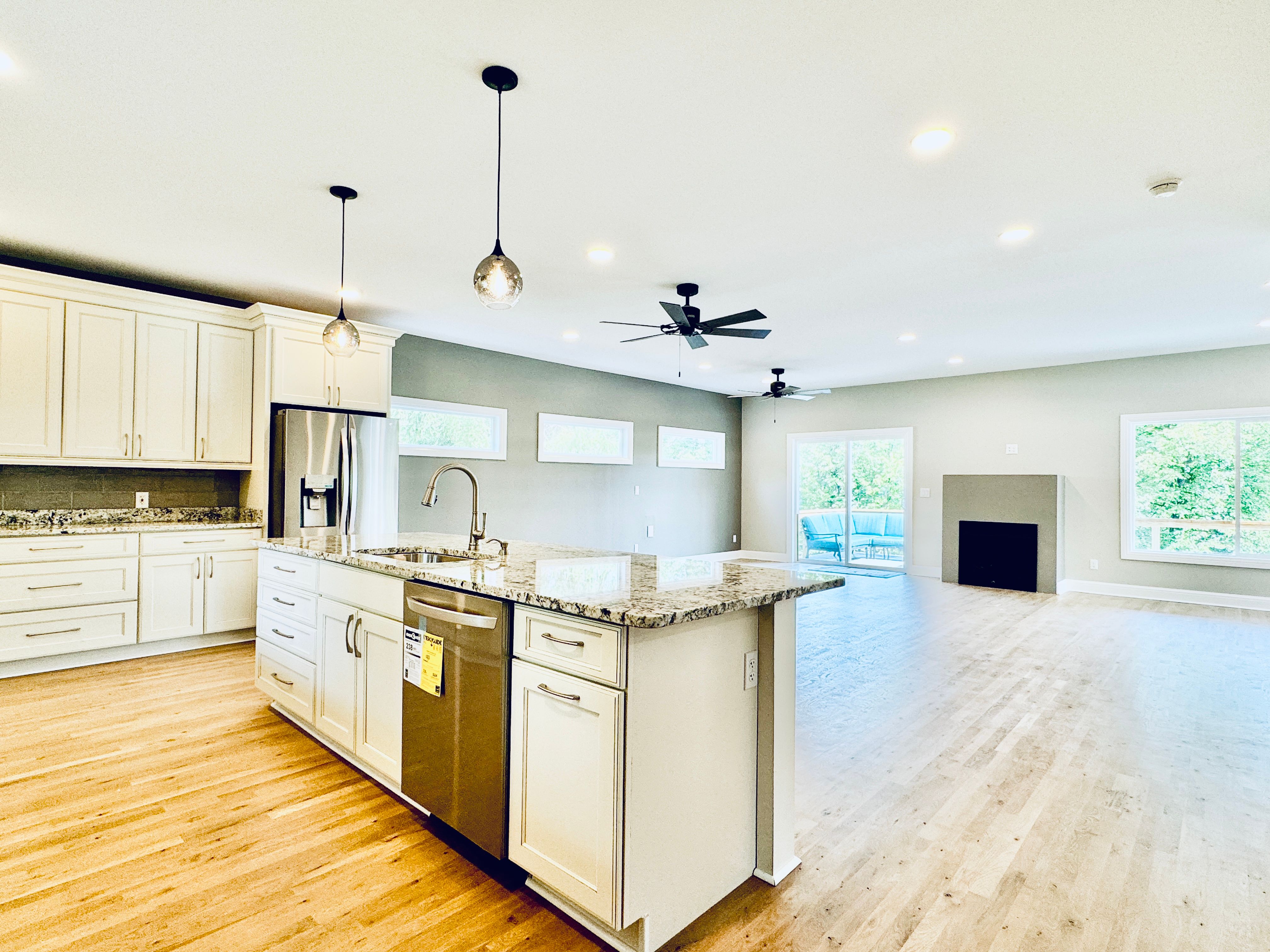 Photo 6 of 42 of 2912 Rowan Boulevard house