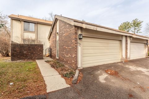 A home in West Bloomfield Twp