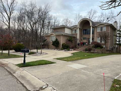 A home in West Bloomfield Twp