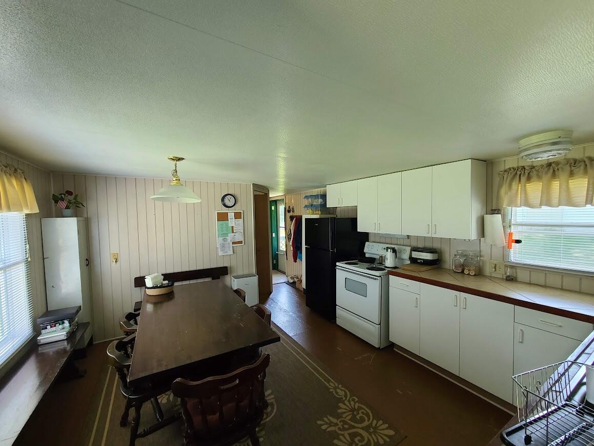 Photo 11 of 16 of 418 Meceola Court mobile home