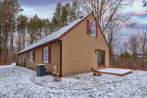 A home in Indianfields Twp