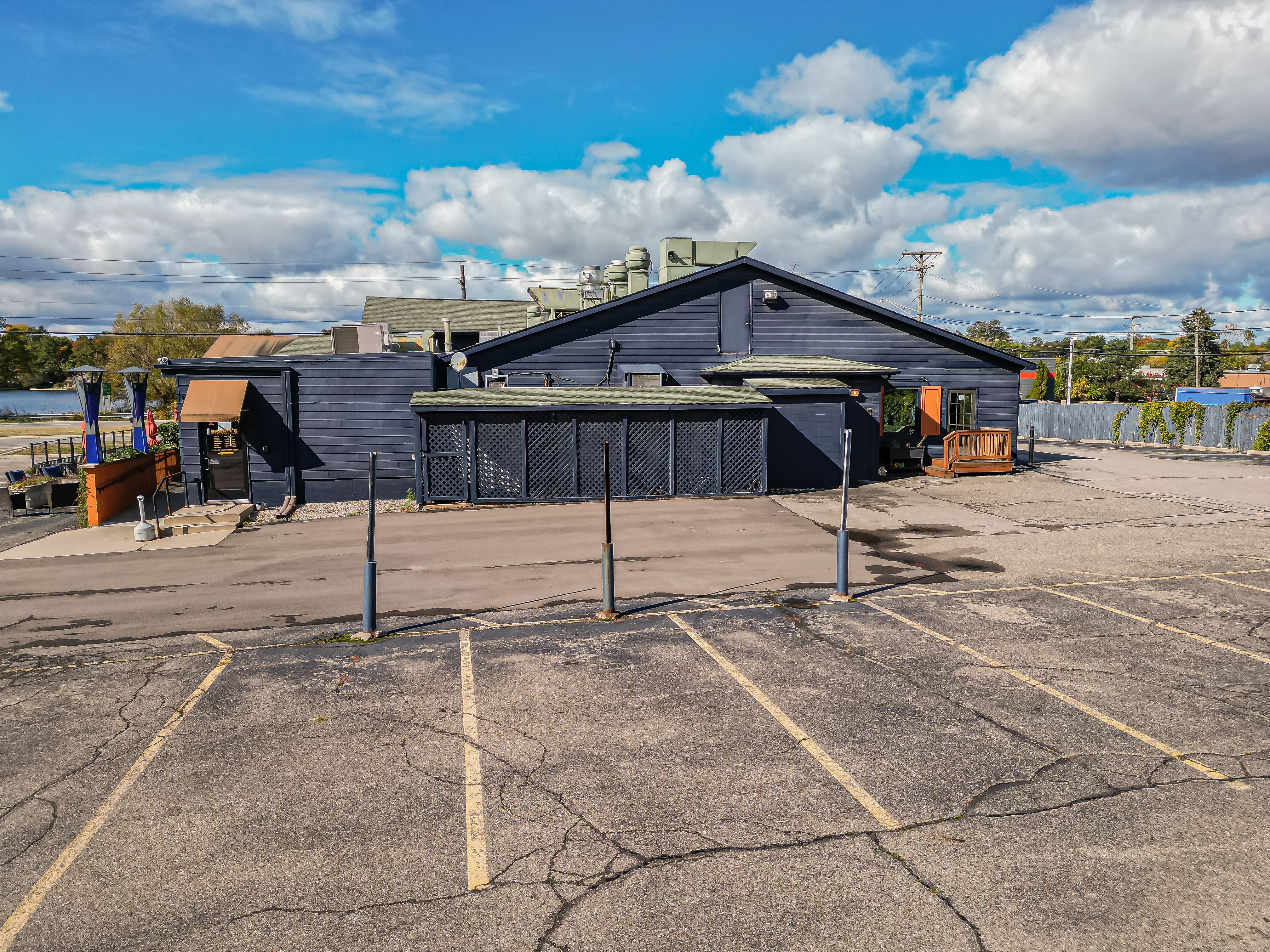 801 S LAPEER Road
