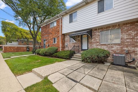 A home in Harper Woods