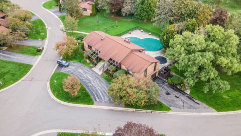 A home in West Bloomfield Twp