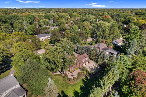 A home in Bloomfield Twp