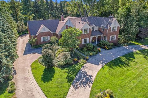 A home in Bloomfield Twp