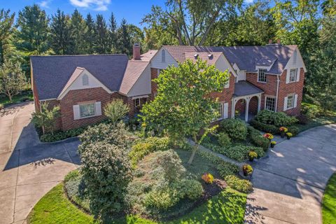 A home in Bloomfield Twp