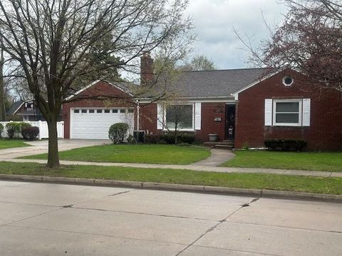 A home in Grosse Pointe Woods