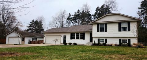 A home in Ravenna Twp