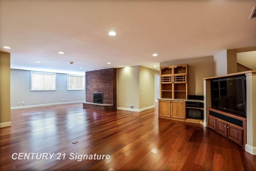 listing image 50