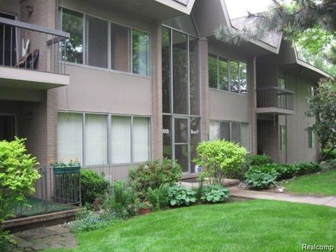 A home in Bloomfield Twp