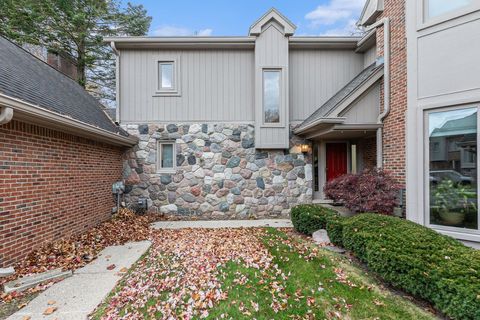 A home in Bloomfield Twp