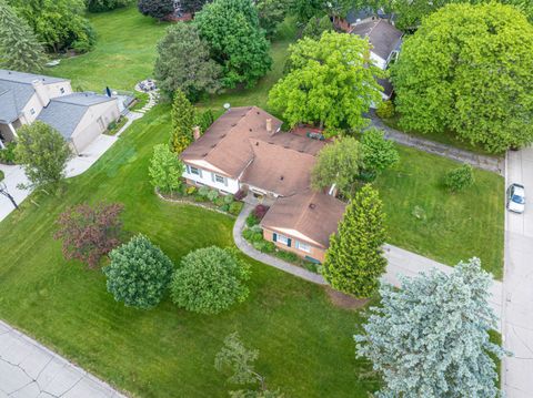 A home in Bloomfield Twp