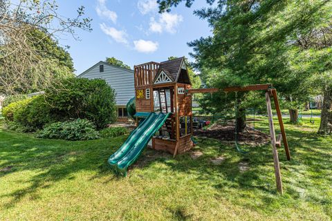 A home in Bloomfield Twp