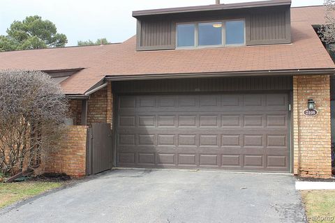 2108 BORDEAUX Street West Bloomfield Charter Township Oakland MI 48323